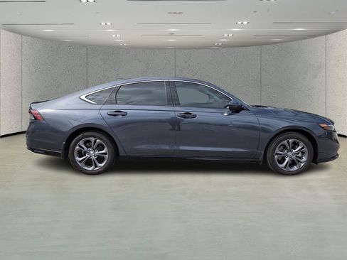 Used 2024 Honda Accord EX-L image 2