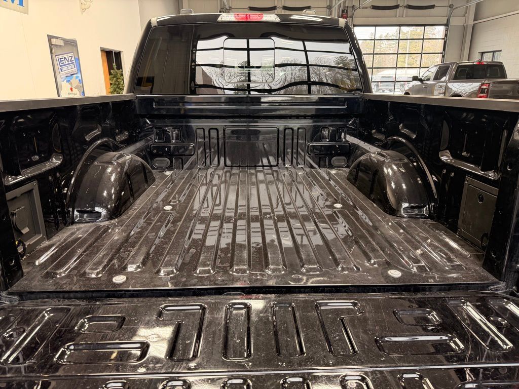 Used 2025 Ford F150 Lariat AWD/4WD image 7