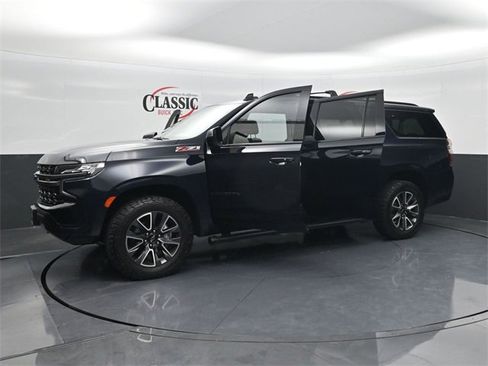 Used 2021 Chevrolet Suburban Z71 image 32