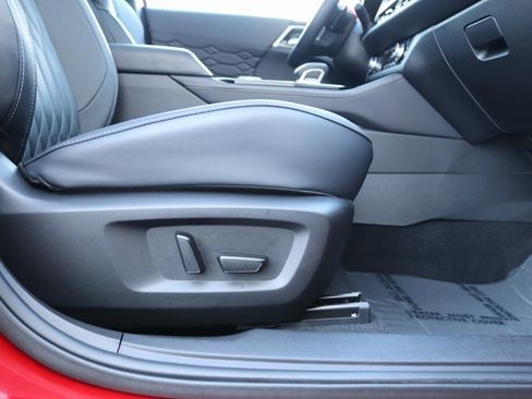 Used 2025 Mitsubishi Outlander SEL AWD/4WD image 40