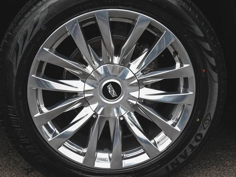 Used 2023 Cadillac Escalade Premium Luxury image 7