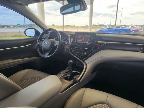 Used 2022 Toyota Camry SE w/ Convenience Package FWD image 23