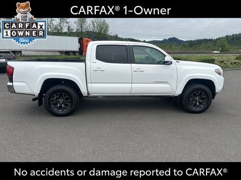 Used 2022 Toyota Tacoma SR5 RWD image 6