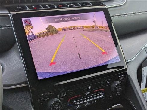 New 2025 Jeep Grand Cherokee Limited w/ Black Appearance Package image 13