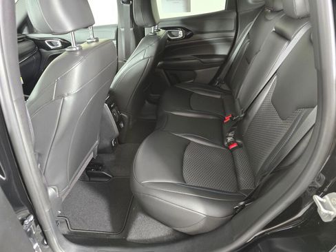 New 2026 Jeep Compass Latitude image 25