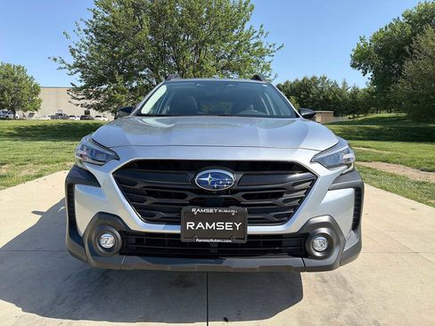 Certified 2025 Subaru Outback Onyx Edition XT AWD/4WD image 9