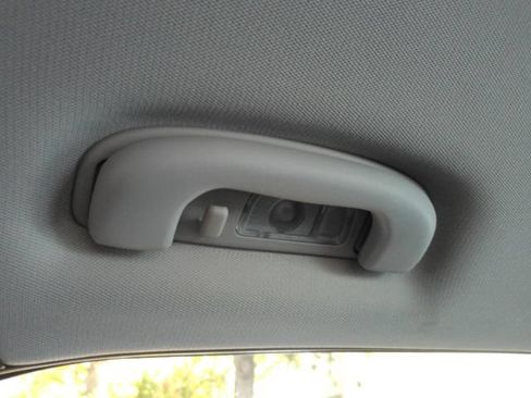 Used 2019 Chevrolet Equinox LT FWD image 28
