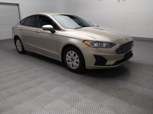 Used 2019 Ford Fusion S image 13