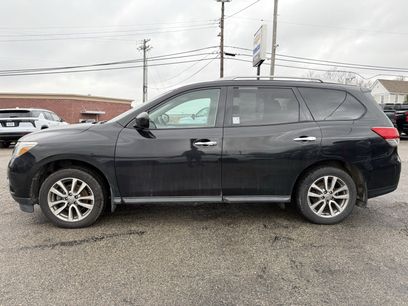 Used 2016 Nissan Pathfinder SV w/ Trailer Tow Package