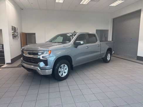 Used 2025 Chevrolet Silverado 1500 LT w/ Work Truck Package AWD/4WD image 4