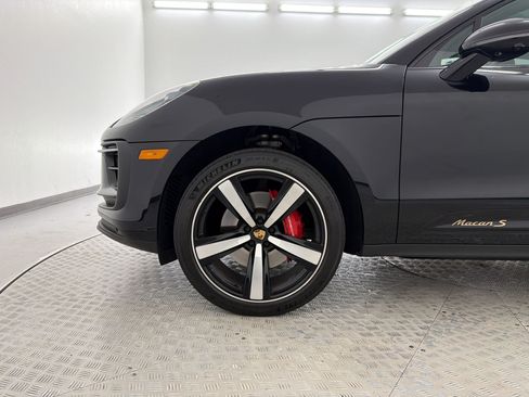 Certified 2024 Porsche Macan S AWD/4WD image 24