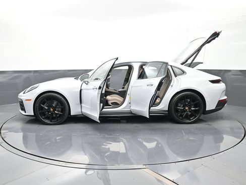 Certified 2025 Porsche Panamera image 31