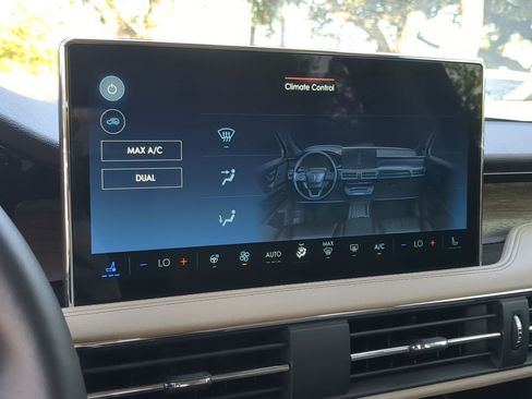New 2026 Lincoln Corsair Reserve FWD image 18