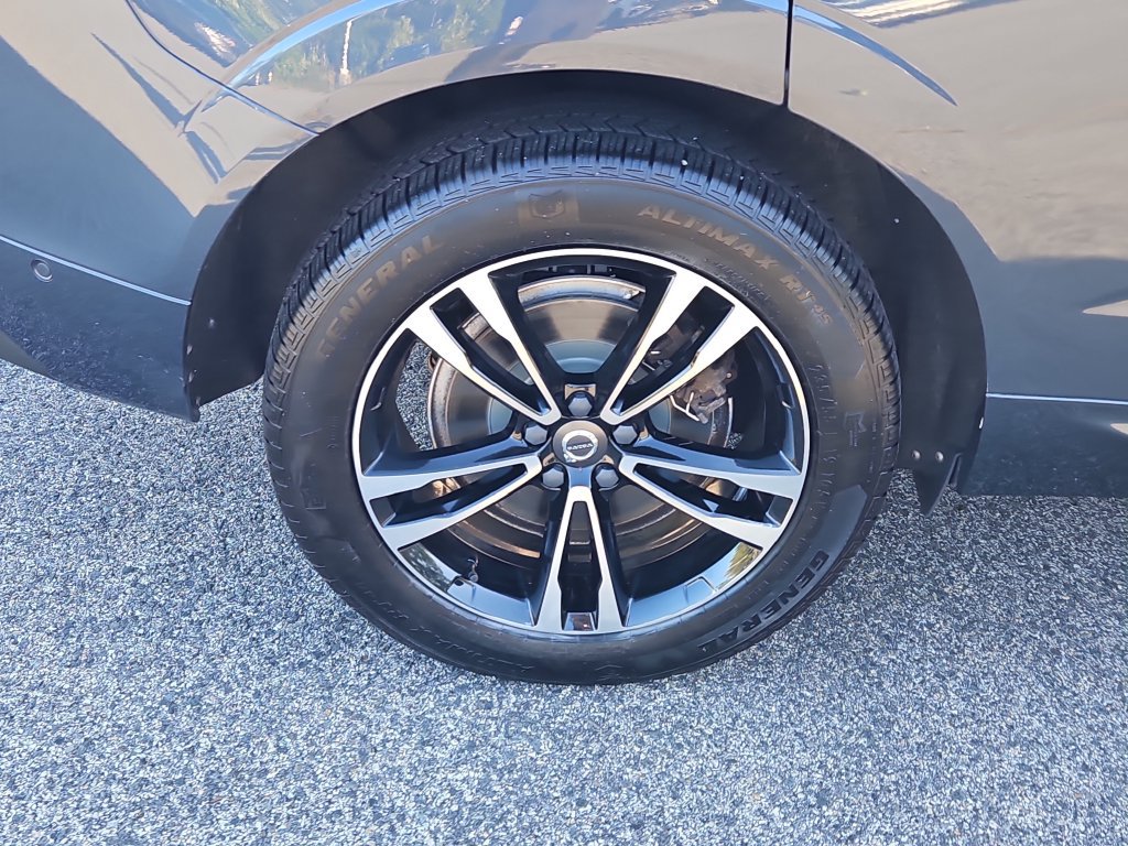 Used 2019 Volvo XC60 T6 Momentum w/ Multimedia Package AWD/4WD image 9