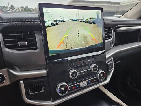 Used 2023 Ford Expedition XLT image 17