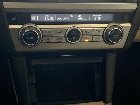 Used 2016 Subaru Outback 2.5i Premium image 19