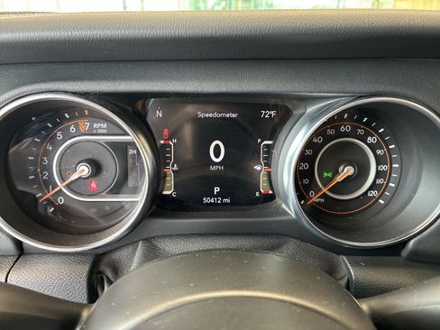 Used 2021 Jeep Gladiator Overland AWD/4WD image 31