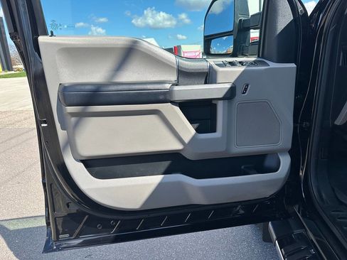 Used 2017 Ford F250 XLT w/ XLT Value Package AWD/4WD image 35