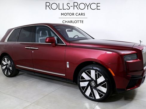 Certified 2025 Rolls-Royce Cullinan AWD/4WD image 5