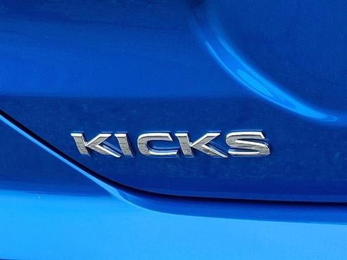 Used 2022 Nissan Kicks SV image 29