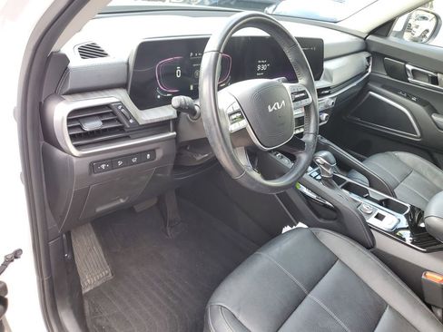 Used 2024 Kia Telluride EX w/ EX Captain's Chair Package FWD image 17