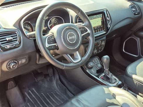 Used 2018 Jeep Compass Limited w/ Navigation Group AWD/4WD image 10