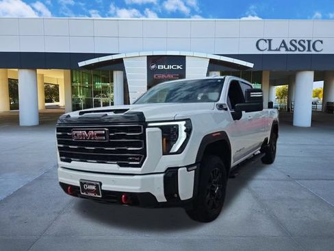 Used 2025 GMC Sierra 2500 AT4 AWD/4WD image 3