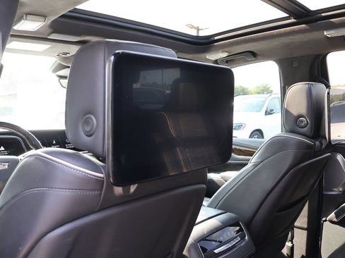 Used 2021 Cadillac Escalade Premium Luxury Platinum w/ Heavy-Duty Trailer Package AWD/4WD image 16
