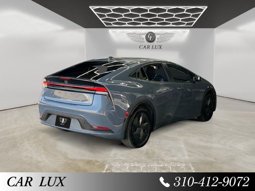 Used 2024 Toyota Prius LE FWD image 5