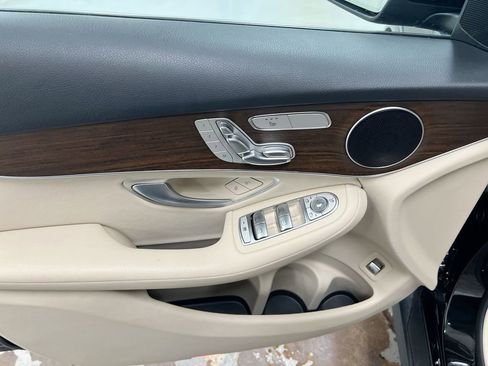 Used 2022 Mercedes-Benz GLC 300 4MATIC image 21