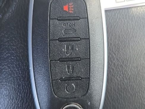 Used 2025 Nissan Pathfinder SL AWD/4WD image 44
