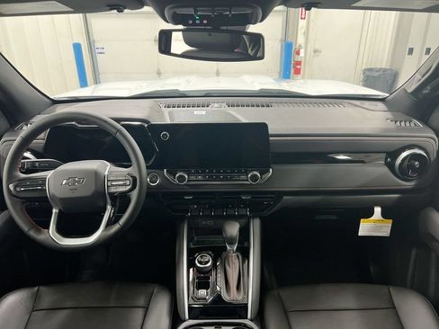 Used 2026 Chevrolet Colorado Z71 w/ Technology Package AWD/4WD image 10