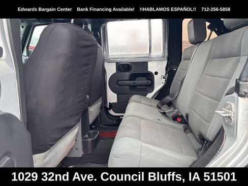 Used 2007 Jeep Wrangler Unlimited Sahara w/ Dual Top Group AWD/4WD image 11