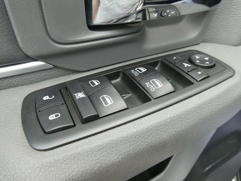 Used 2014 RAM 2500 Big Horn AWD/4WD image 23