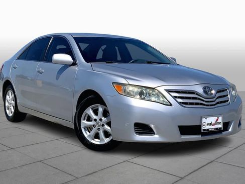 Used 2011 Toyota Camry LE w/ LE Extra-Value Pkg image 2