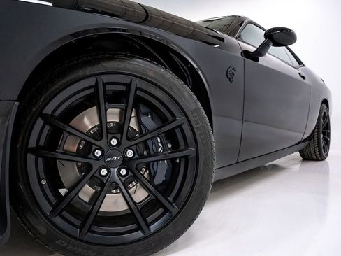 Used 2023 Dodge Challenger SRT Hellcat image 3