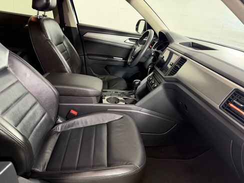Used 2018 Volkswagen Atlas Launch Edition FWD image 22