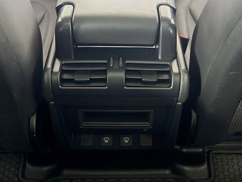 Used 2025 Land Rover Defender 110 S image 27