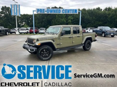 Used 2025 Jeep Gladiator Sport AWD/4WD image 1
