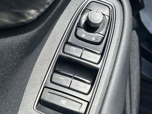 Used 2024 Subaru Outback Premium AWD/4WD image 16