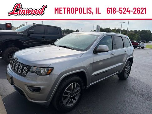 Used 2021 Jeep Grand Cherokee Laredo X AWD/4WD image 1
