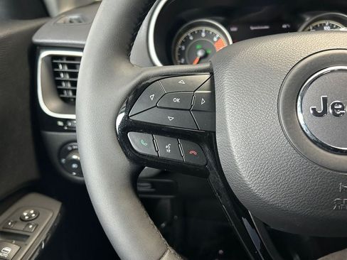 Used 2023 Jeep Cherokee Altitude Lux AWD/4WD image 15