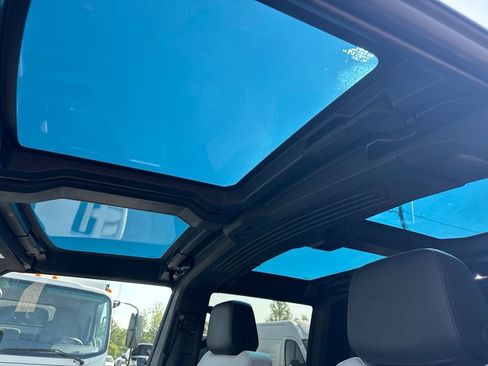 Used 2024 GMC Hummer EV 2X AWD/4WD image 10
