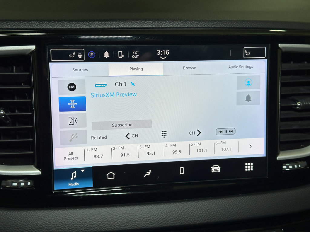 Used 2023 Chrysler Pacifica Touring-L FWD image 43