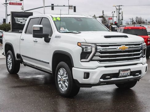 Used 2024 Chevrolet Silverado 2500 High Country w/ Technology Package image 5