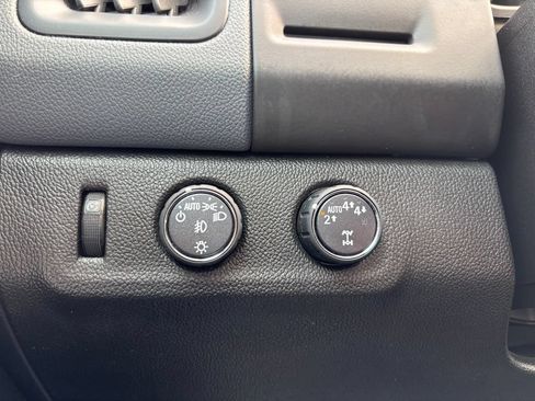 Used 2019 Chevrolet Colorado Z71 AWD/4WD image 29