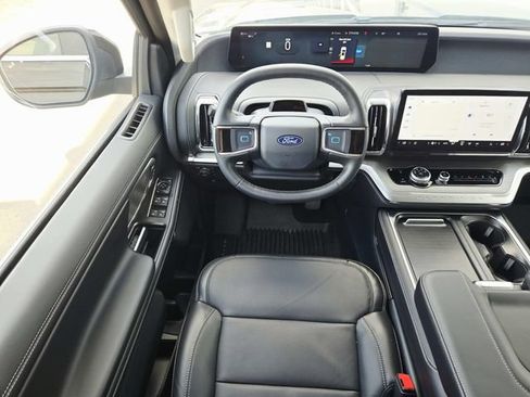 Used 2026 Ford Expedition Platinum AWD/4WD image 8