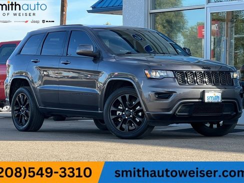 Used 2021 Jeep Grand Cherokee Laredo X image 1