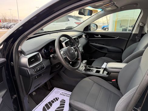 Used 2020 Kia Sorento LX image 15