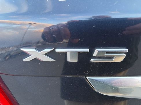 Used 2017 Cadillac XT5 Luxury w/ Driver Awareness Package image 14